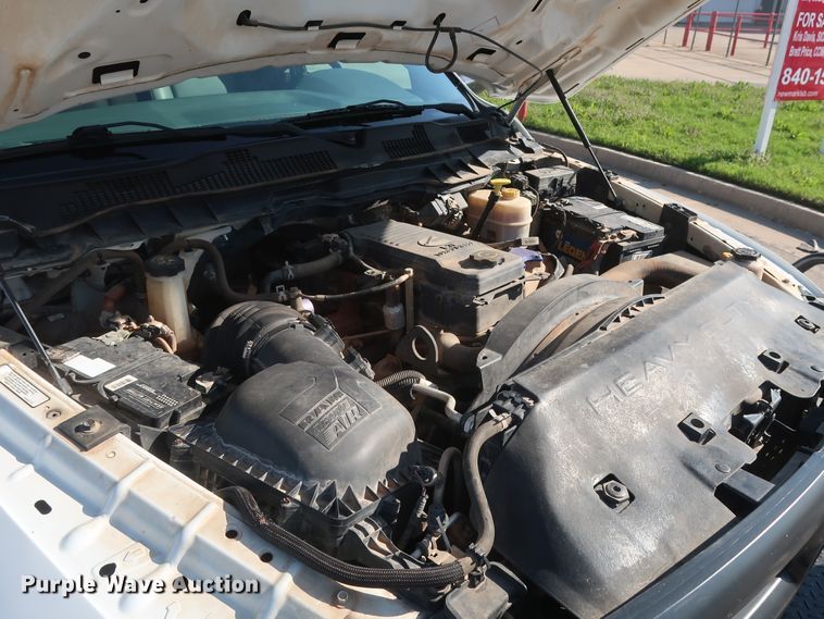 image for item DH0862 2015 Dodge Ram 3500HD  Crew Cab pickup truck cab and chassis