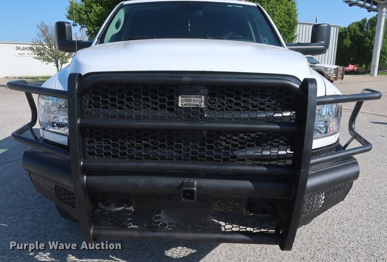 image for item DH0862 2015 Dodge Ram 3500HD  Crew Cab pickup truck cab and chassis