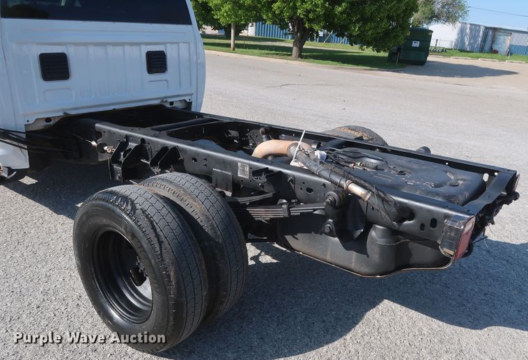 image for item DH0862 2015 Dodge Ram 3500HD  Crew Cab pickup truck cab and chassis