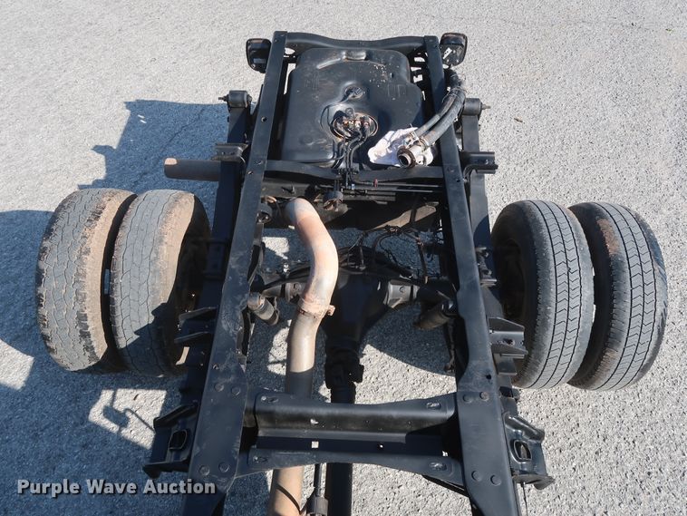 image for item DH0862 2015 Dodge Ram 3500HD  Crew Cab pickup truck cab and chassis