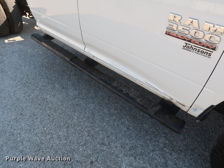 image for item DH0862 2015 Dodge Ram 3500HD  Crew Cab pickup truck cab and chassis