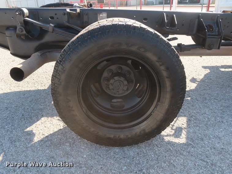 image for item DH0862 2015 Dodge Ram 3500HD  Crew Cab pickup truck cab and chassis