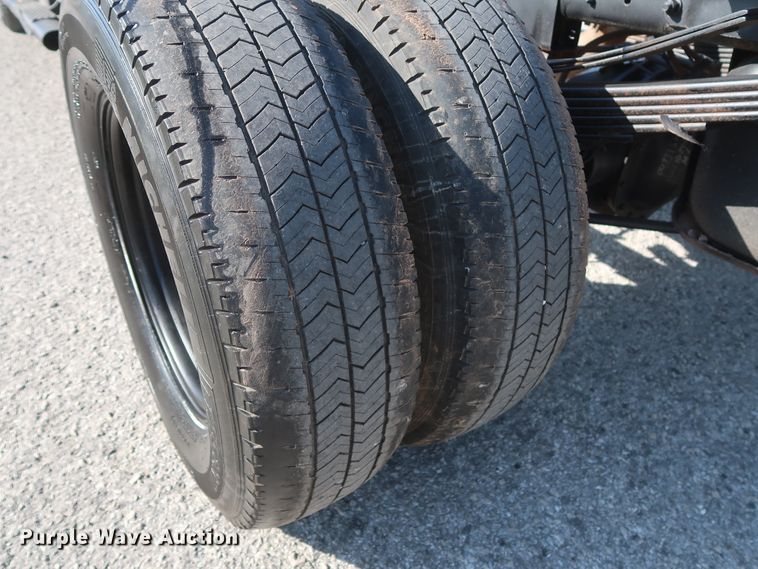 image for item DH0862 2015 Dodge Ram 3500HD  Crew Cab pickup truck cab and chassis