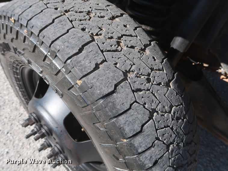 image for item DH0862 2015 Dodge Ram 3500HD  Crew Cab pickup truck cab and chassis