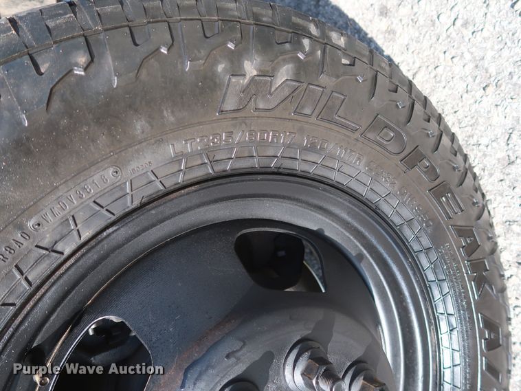 image for item DH0862 2015 Dodge Ram 3500HD  Crew Cab pickup truck cab and chassis