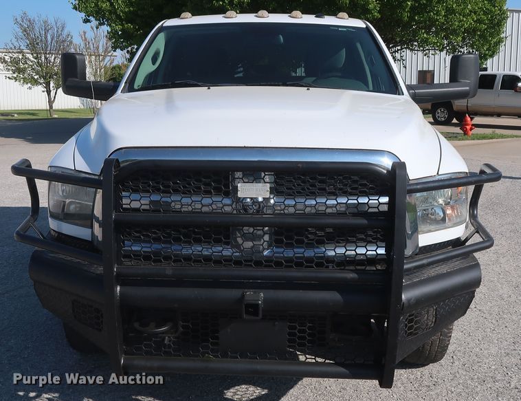 image for item DH0863 2014 Dodge Ram 3500HD  Crew Cab pickup truck cab & chassis