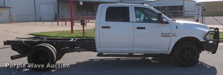 image for item DH0863 2014 Dodge Ram 3500HD  Crew Cab pickup truck cab & chassis