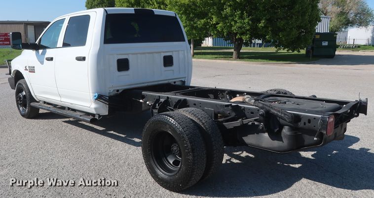 image for item DH0863 2014 Dodge Ram 3500HD  Crew Cab pickup truck cab & chassis
