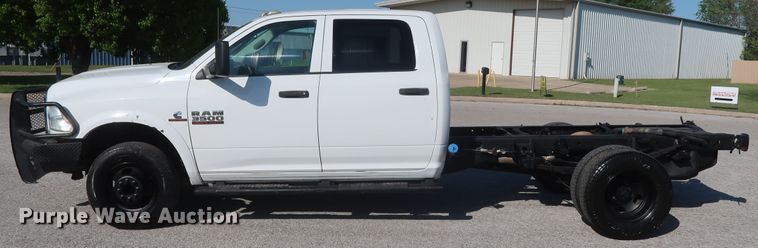 image for item DH0863 2014 Dodge Ram 3500HD  Crew Cab pickup truck cab & chassis