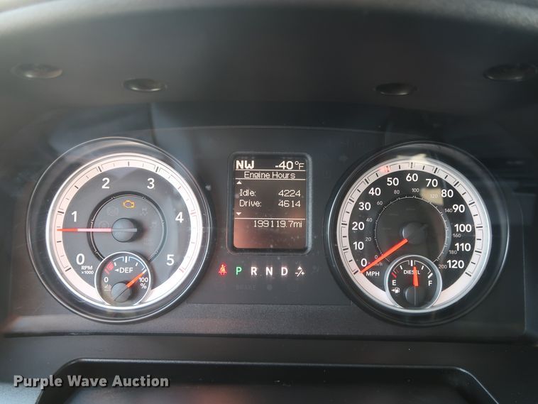 image for item DH0863 2014 Dodge Ram 3500HD  Crew Cab pickup truck cab & chassis