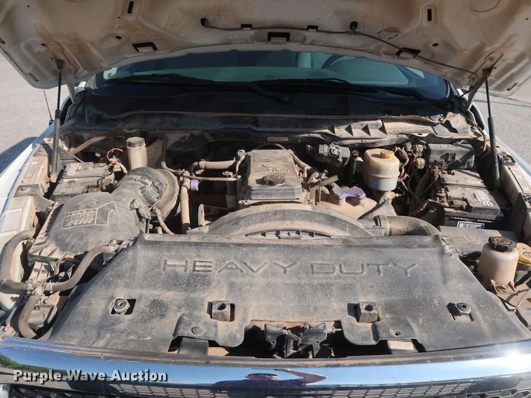 image for item DH0863 2014 Dodge Ram 3500HD  Crew Cab pickup truck cab & chassis