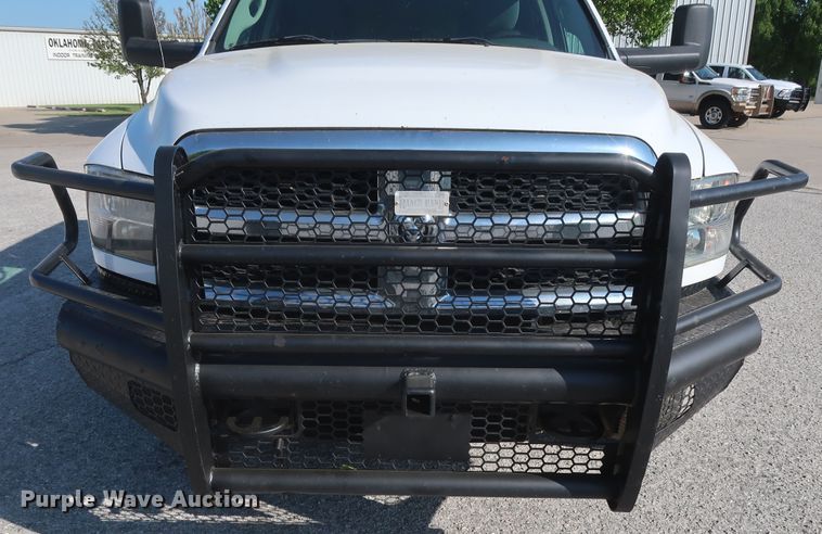 image for item DH0863 2014 Dodge Ram 3500HD  Crew Cab pickup truck cab & chassis