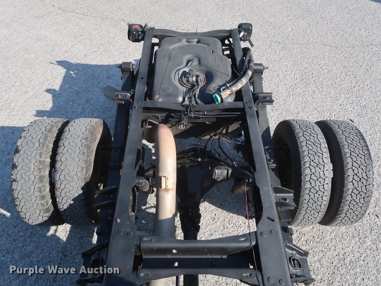 image for item DH0863 2014 Dodge Ram 3500HD  Crew Cab pickup truck cab & chassis