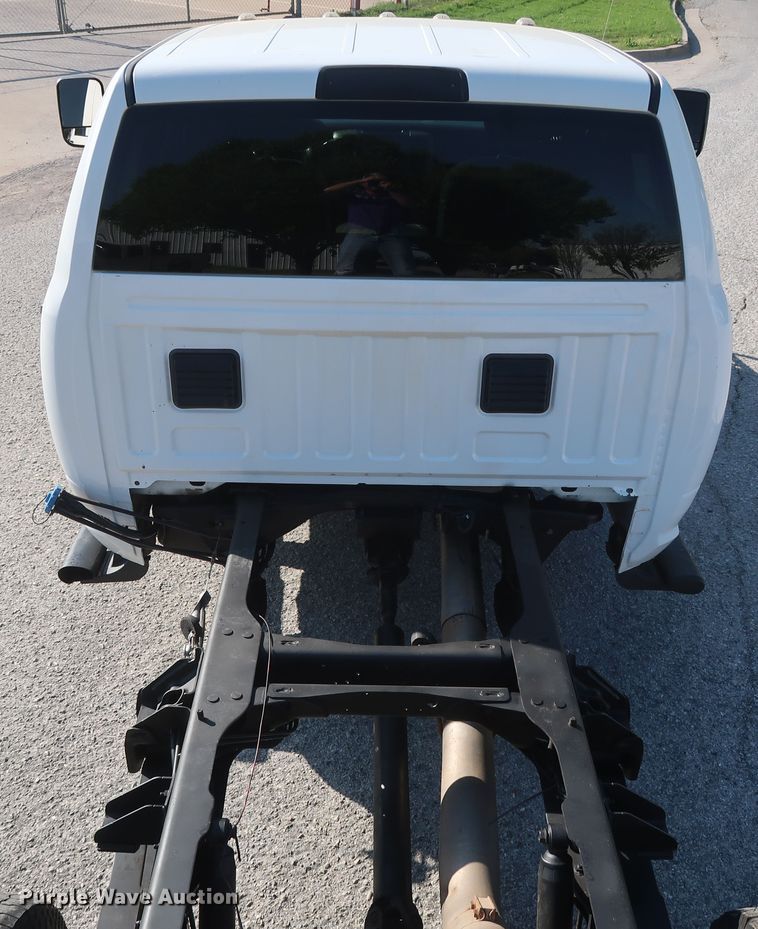 image for item DH0863 2014 Dodge Ram 3500HD  Crew Cab pickup truck cab & chassis