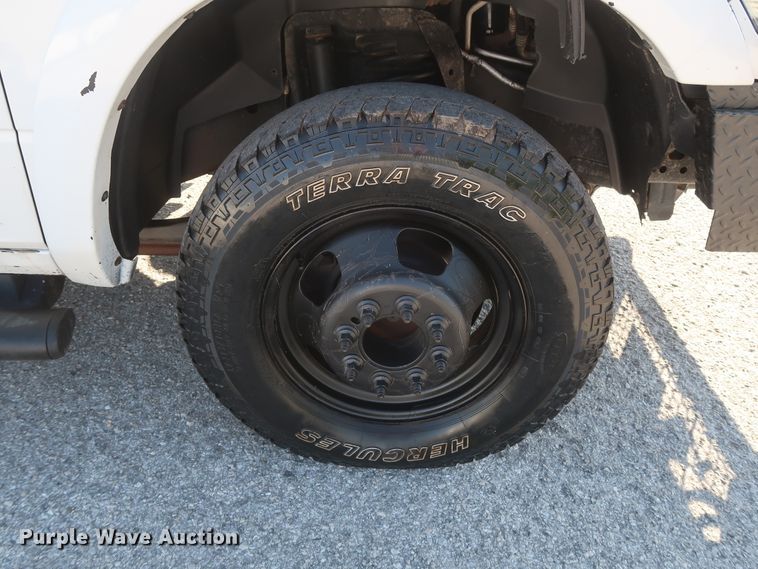 image for item DH0863 2014 Dodge Ram 3500HD  Crew Cab pickup truck cab & chassis