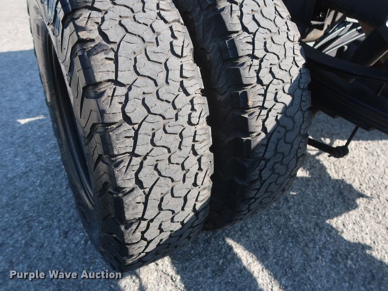 image for item DH0863 2014 Dodge Ram 3500HD  Crew Cab pickup truck cab & chassis