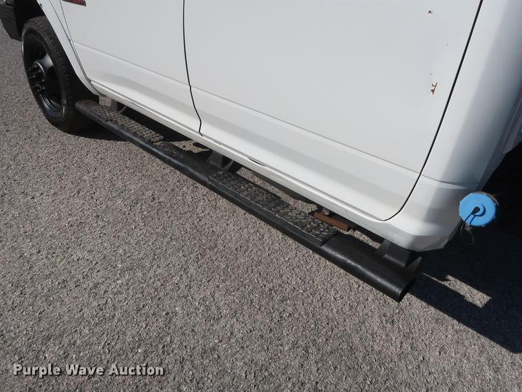 image for item DH0863 2014 Dodge Ram 3500HD  Crew Cab pickup truck cab & chassis