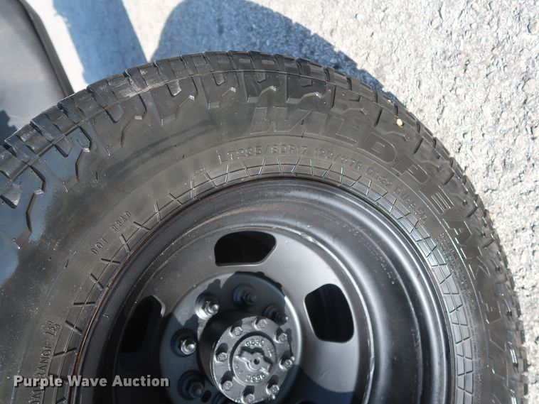 image for item DH0863 2014 Dodge Ram 3500HD  Crew Cab pickup truck cab & chassis