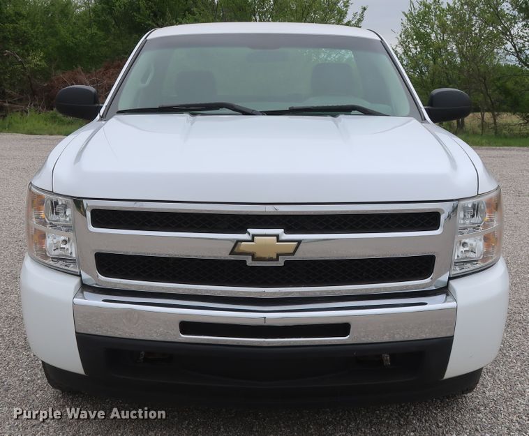 image for item DH0868 2011  Chevrolet Silverado 1500 LS  pickup truck