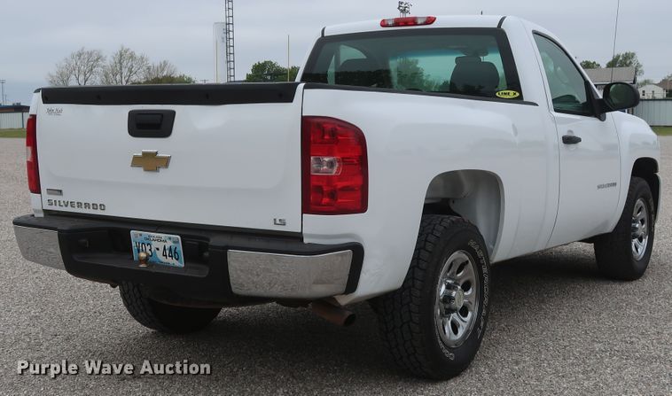 image for item DH0868 2011  Chevrolet Silverado 1500 LS  pickup truck