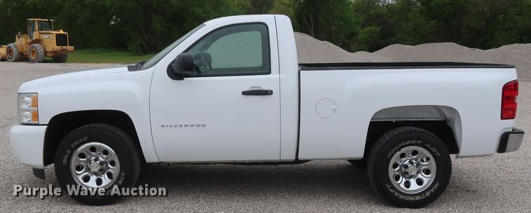 image for item DH0868 2011  Chevrolet Silverado 1500 LS  pickup truck