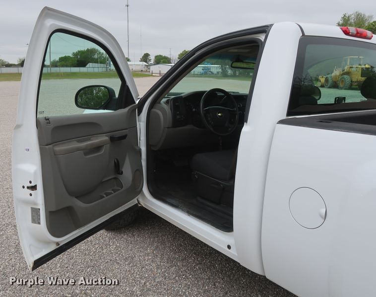 image for item DH0868 2011  Chevrolet Silverado 1500 LS  pickup truck