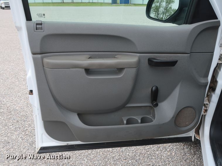 image for item DH0868 2011  Chevrolet Silverado 1500 LS  pickup truck