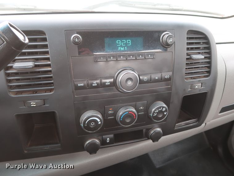 image for item DH0868 2011  Chevrolet Silverado 1500 LS  pickup truck