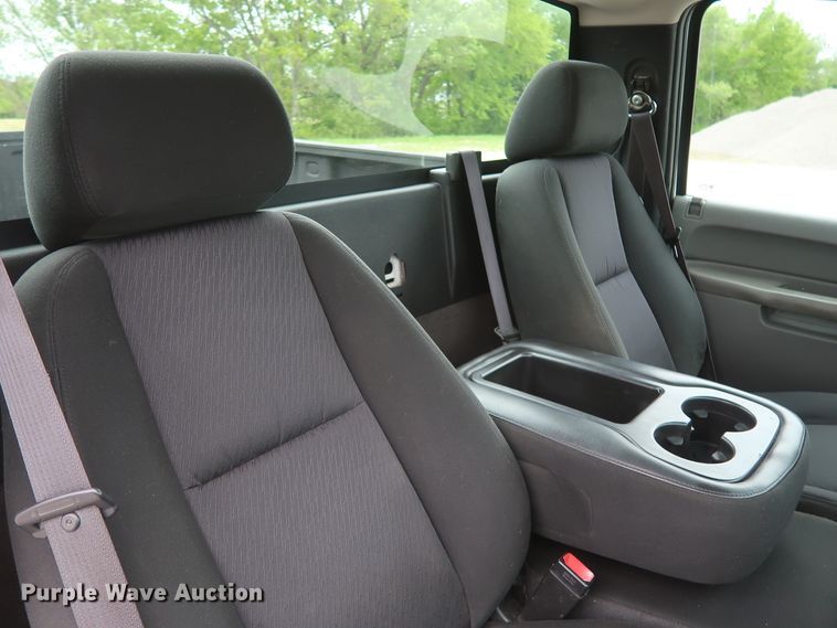 image for item DH0868 2011  Chevrolet Silverado 1500 LS  pickup truck