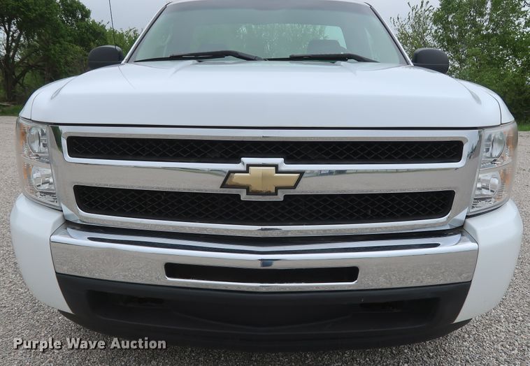 image for item DH0868 2011  Chevrolet Silverado 1500 LS  pickup truck