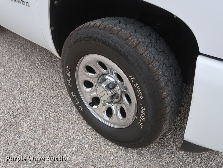 image for item DH0868 2011  Chevrolet Silverado 1500 LS  pickup truck