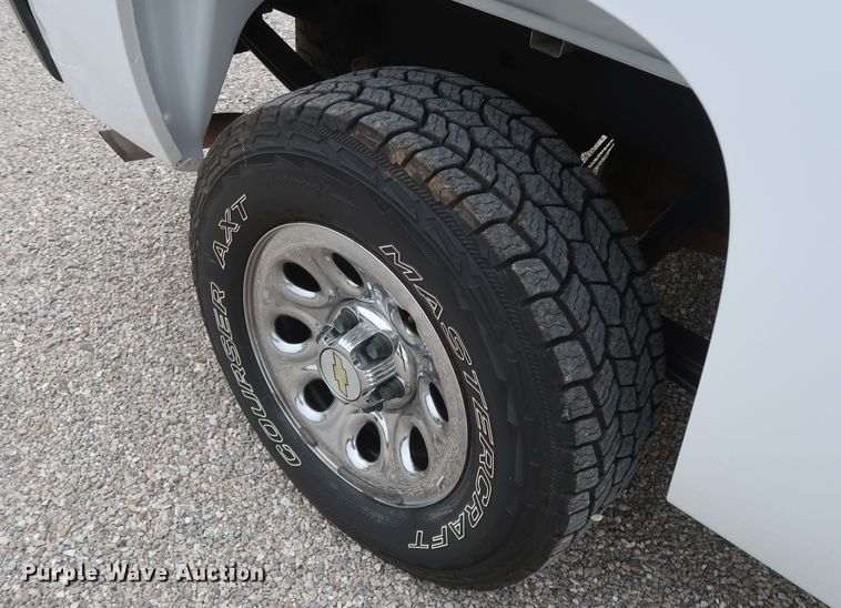 image for item DH0868 2011  Chevrolet Silverado 1500 LS  pickup truck