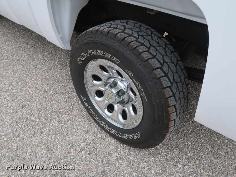 image for item DH0868 2011  Chevrolet Silverado 1500 LS  pickup truck