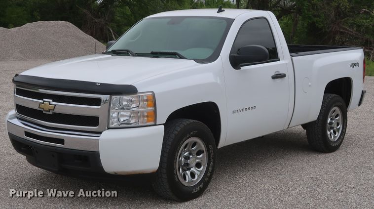 image for item DH0869 2011  Chevrolet Silverado 1500 LS  pickup truck
