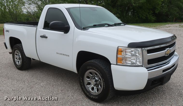 image for item DH0869 2011  Chevrolet Silverado 1500 LS  pickup truck