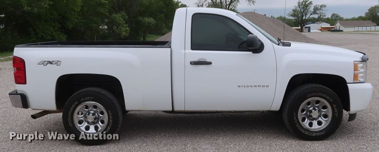 image for item DH0869 2011  Chevrolet Silverado 1500 LS  pickup truck