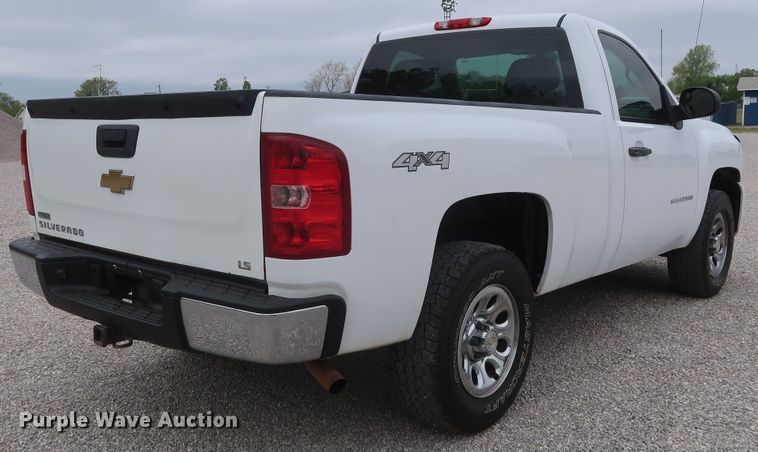 image for item DH0869 2011  Chevrolet Silverado 1500 LS  pickup truck