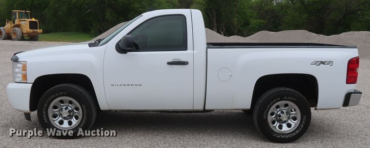 image for item DH0869 2011  Chevrolet Silverado 1500 LS  pickup truck