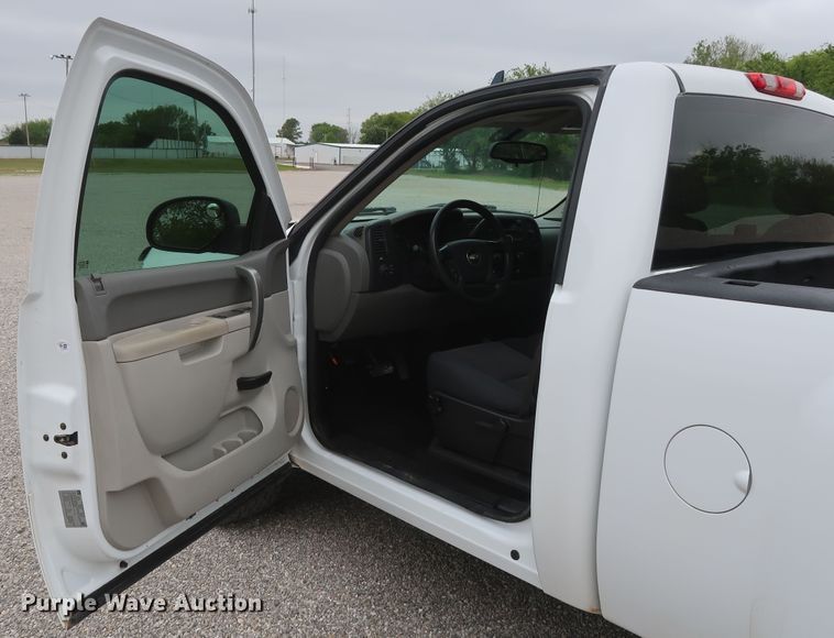 image for item DH0869 2011  Chevrolet Silverado 1500 LS  pickup truck