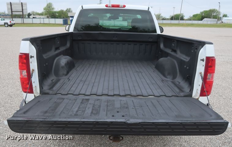 image for item DH0869 2011  Chevrolet Silverado 1500 LS  pickup truck