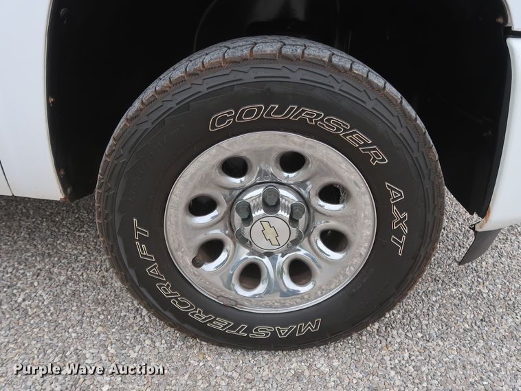 image for item DH0869 2011  Chevrolet Silverado 1500 LS  pickup truck