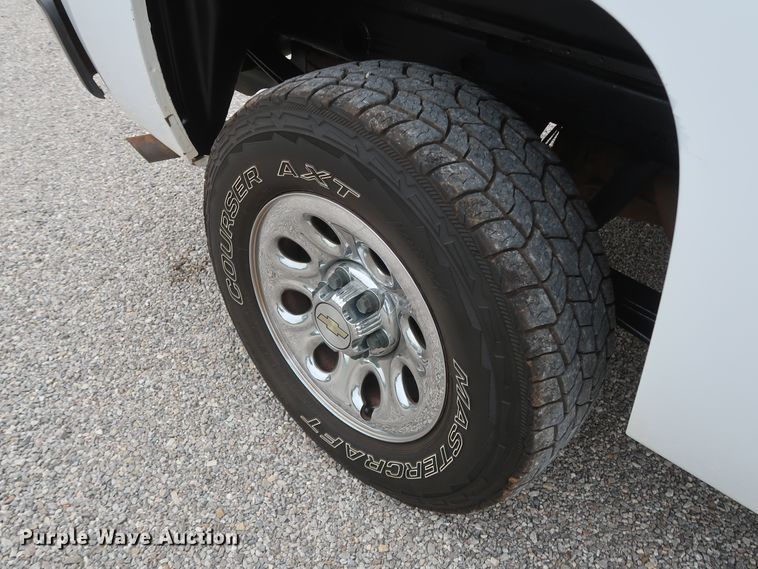 image for item DH0869 2011  Chevrolet Silverado 1500 LS  pickup truck