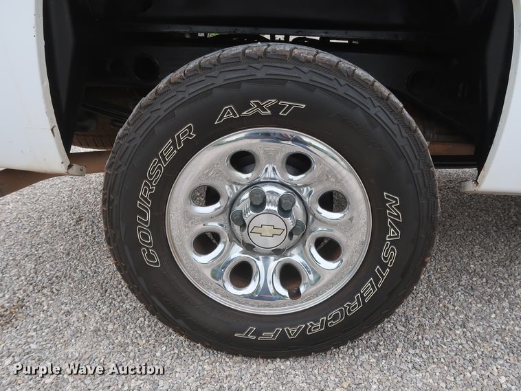 image for item DH0869 2011  Chevrolet Silverado 1500 LS  pickup truck