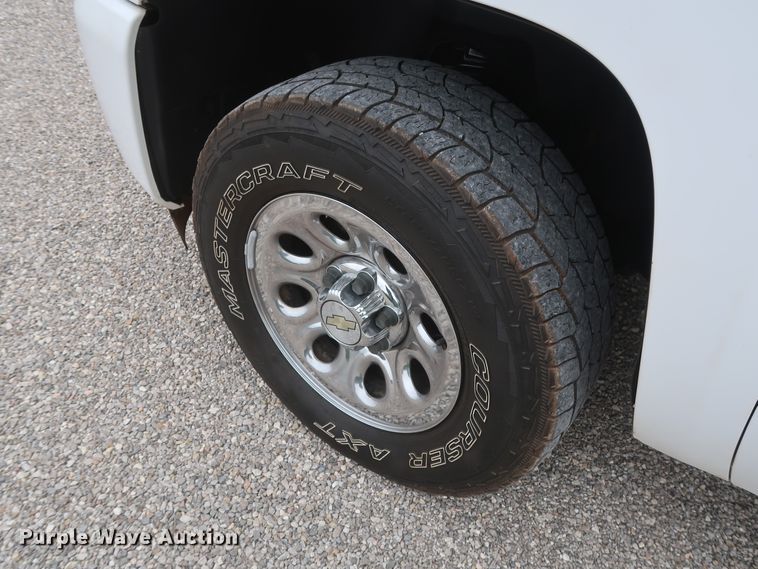 image for item DH0869 2011  Chevrolet Silverado 1500 LS  pickup truck