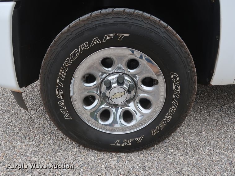 image for item DH0869 2011  Chevrolet Silverado 1500 LS  pickup truck