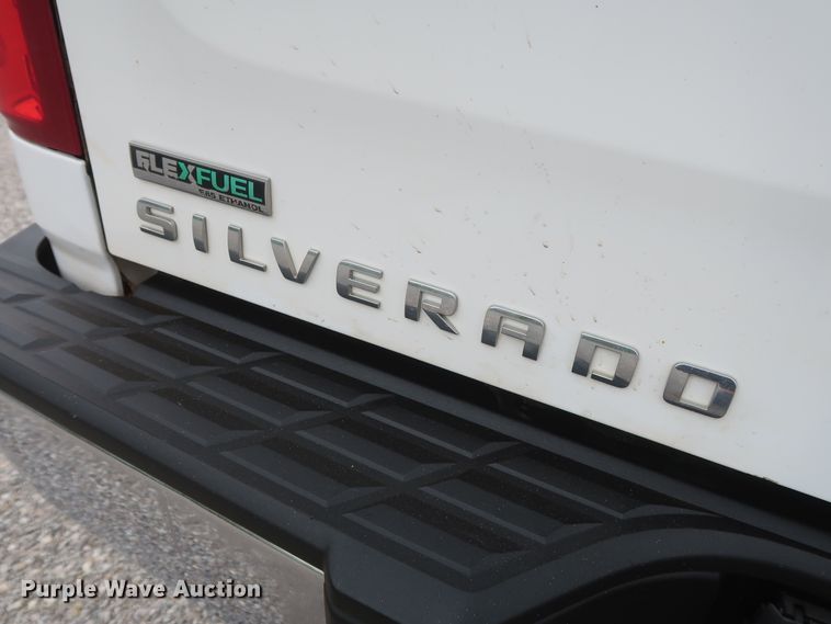 image for item DH0869 2011  Chevrolet Silverado 1500 LS  pickup truck