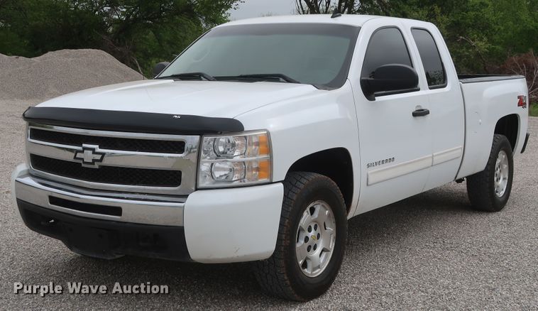 image for item DH0870 2010 Chevrolet Silverado 1500 LT  Ext. Cab pickup truck