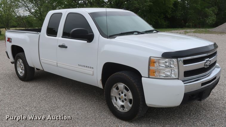image for item DH0870 2010 Chevrolet Silverado 1500 LT  Ext. Cab pickup truck