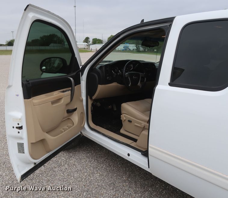 image for item DH0870 2010 Chevrolet Silverado 1500 LT  Ext. Cab pickup truck