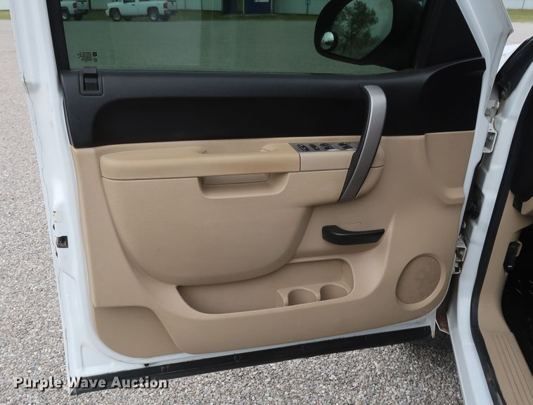 image for item DH0870 2010 Chevrolet Silverado 1500 LT  Ext. Cab pickup truck